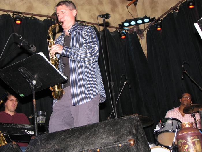 (FTQ playing Marly's Pub in Springfield, IL, c. 2008)